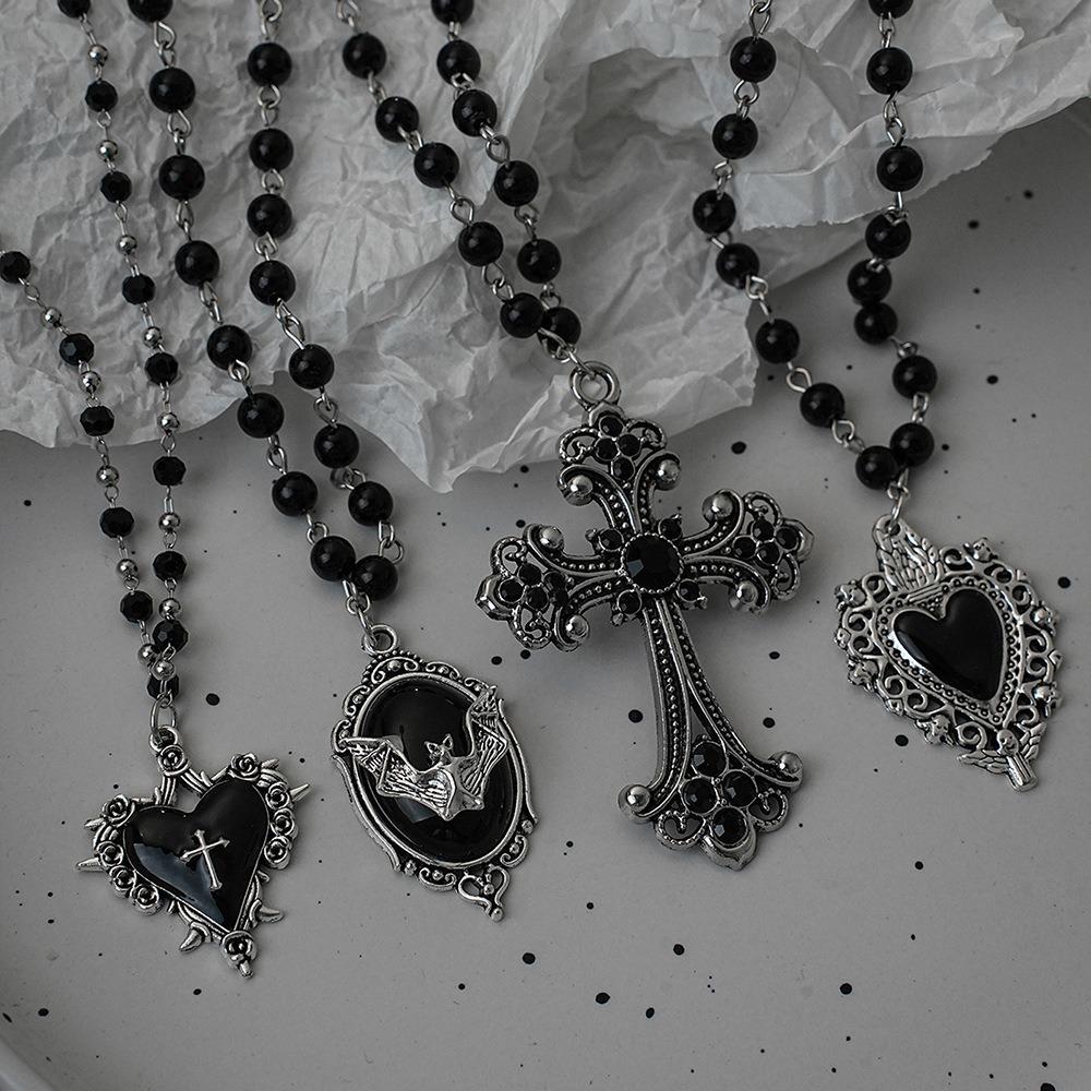 Personality Retro Vampire Bat Cross Heart-shaped Pendant Black Round Bead Chain Necklace for Women Gothic Hallowmas Jewelry Gift