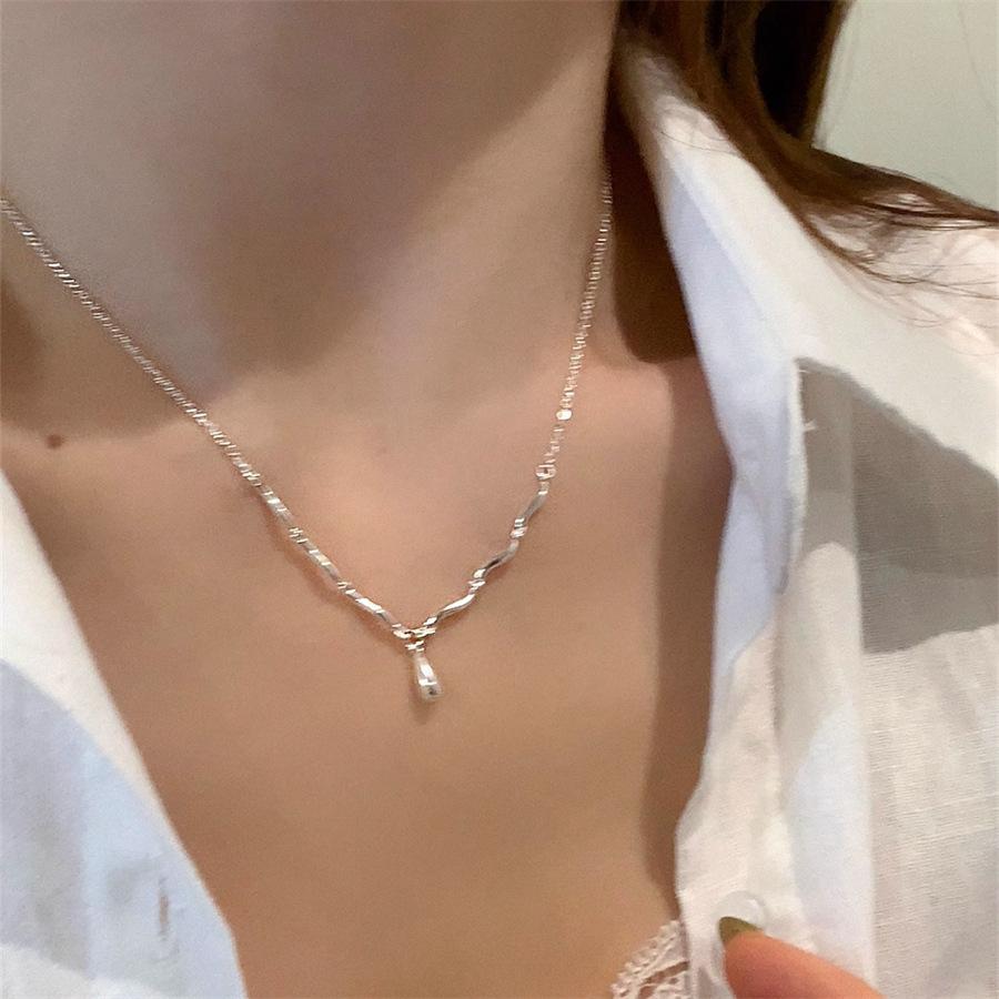 Korean Version of Sterling Silver Water Drop Necklace 2025 New Collarbone Chain Simple Sweater Chain