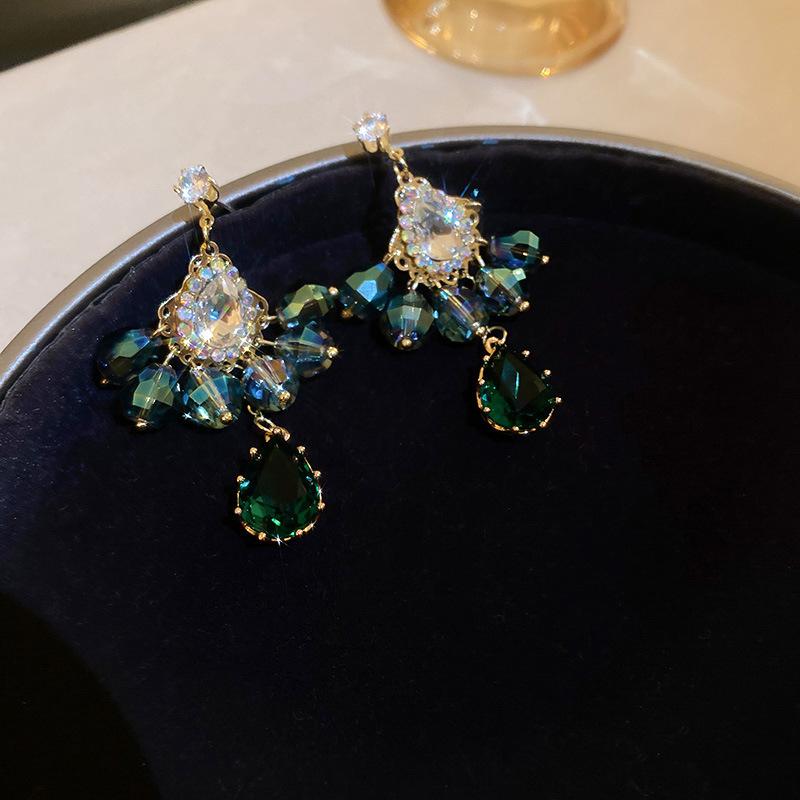 Emerald diamond leaf fringed earrings light luxury stud earrings women's European and American earrings