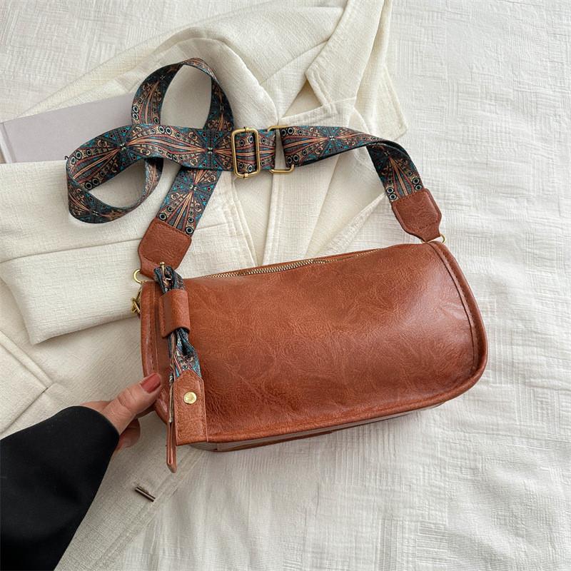 Chic Pu Leather Spring 2024 Crossbody Bag For Women With Spacious Design