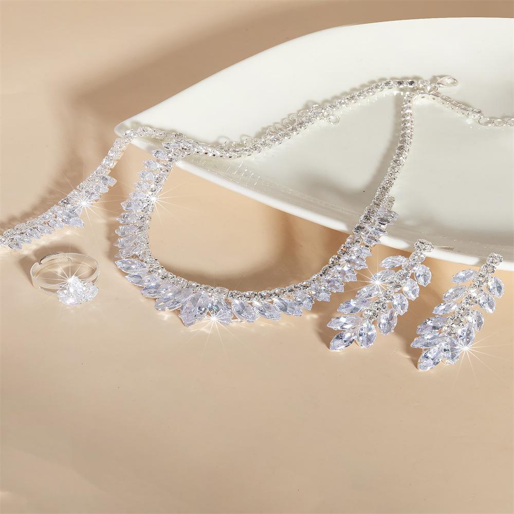 

New Flower Opening Bracelet Women S High-End Zircon Full Diamond Temperament Fashion Finger Bracelet Versatile Accessories