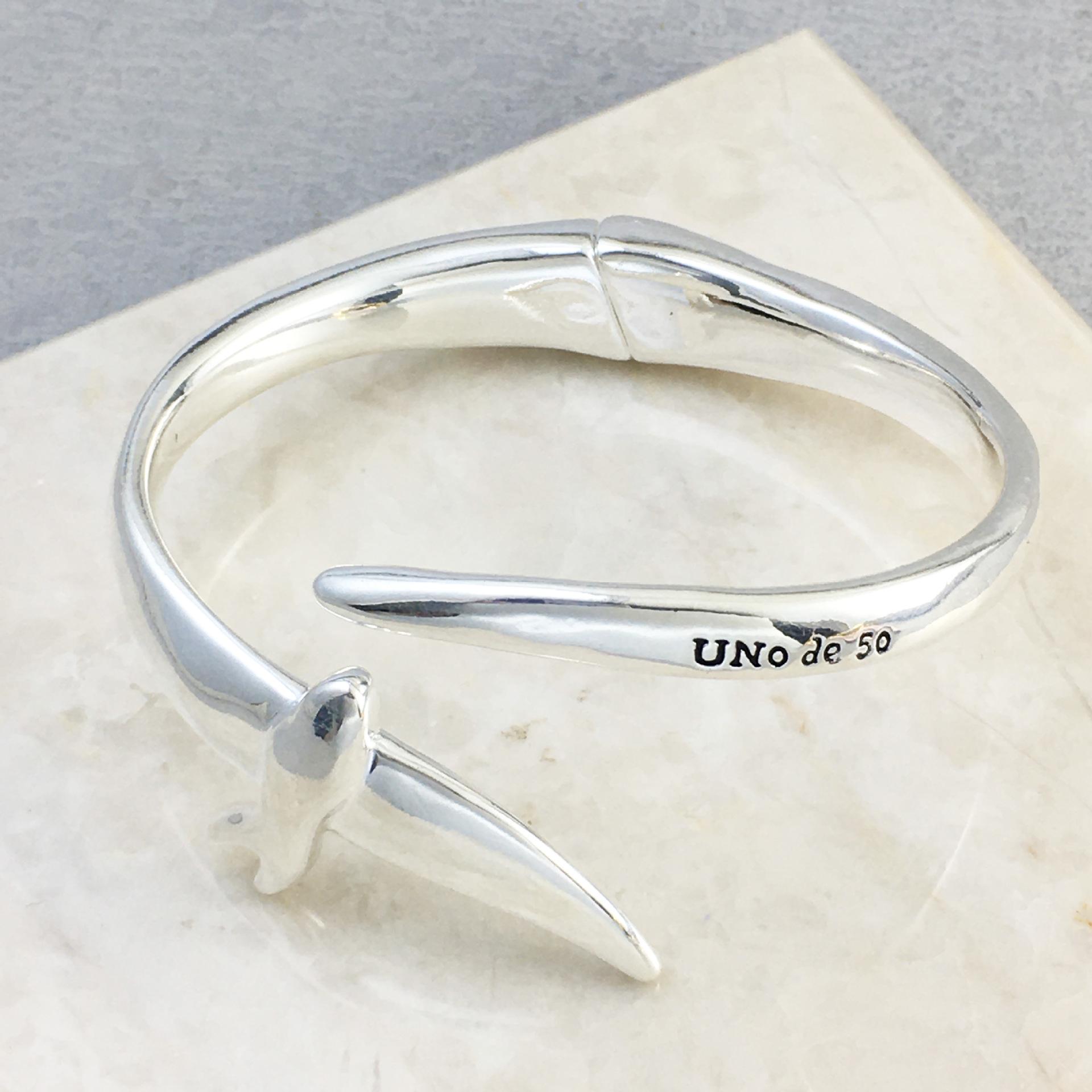 UNOde50 Spanish Designer Minimalist Swallow Bracelet for Women - Light Luxury, Niche, High-End Fashion. 19 cm