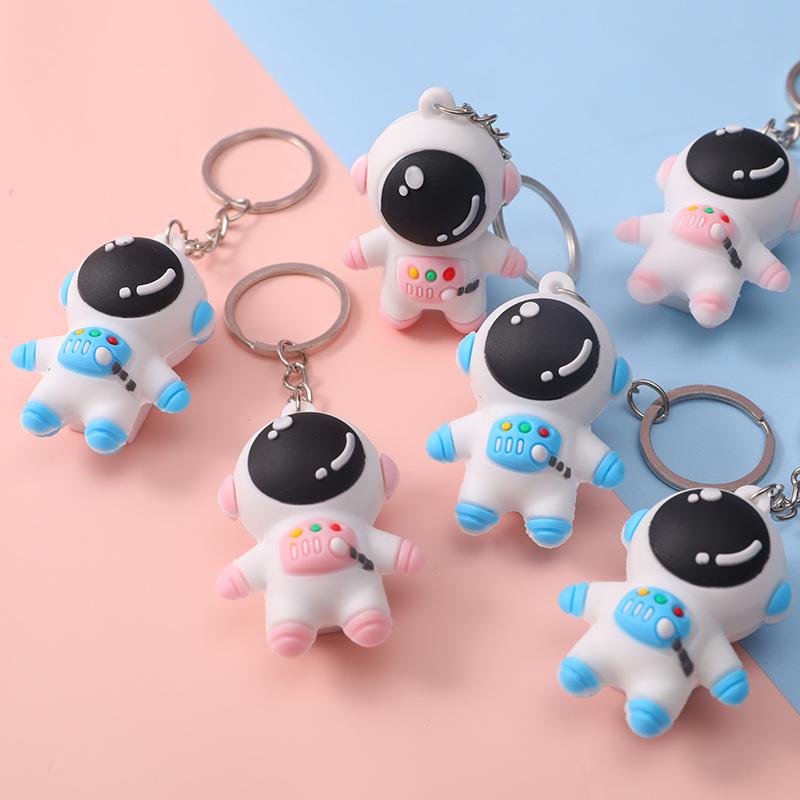 Spaceman Keychain: Cute Astronaut Backpack Pendant