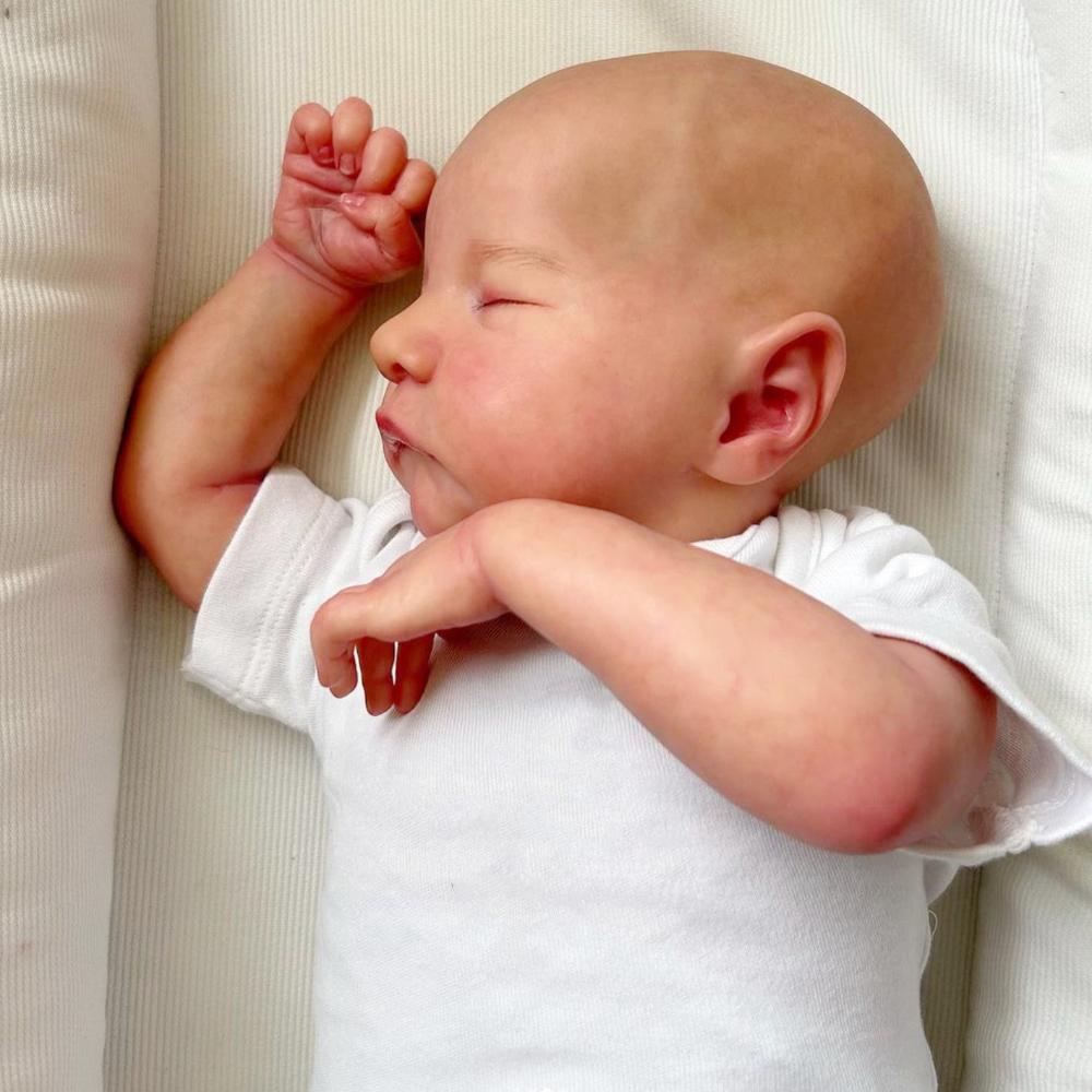 48cm 19 Inch Soft Silicone Reborn Levi Asleep Baby Doll Toy For Girl Cloth Body Kid Dress Up Bebe 3D Skin with Visible Veins