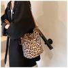 Ielgy Leopard Print Casual Large Capacity Bucket Bag Retro Casual Tote Bag Fashion One Shoulder