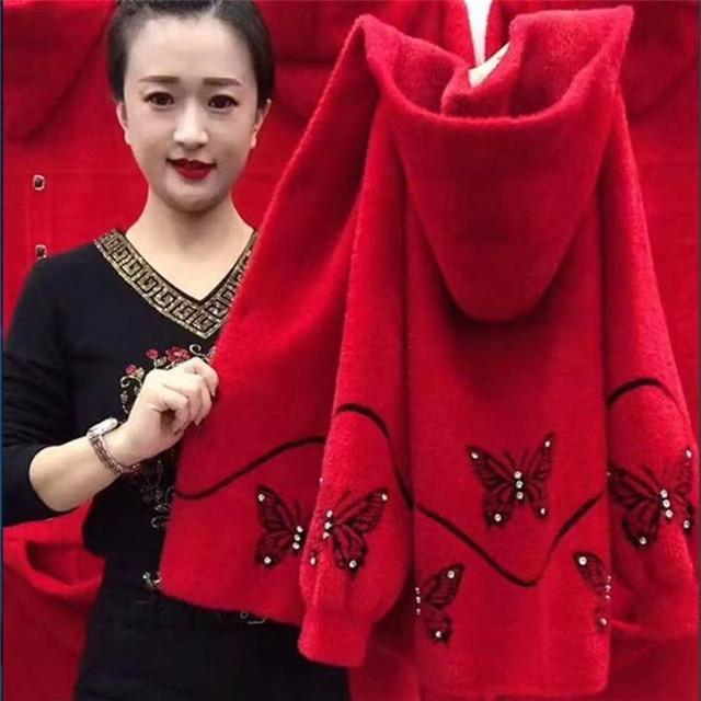 Lockere Jacke aus Kunstnerz mit Kapuze und Stickerei für Damen im Herbst und Winter in Übergröße L