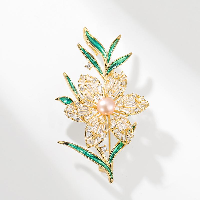 Bo Xin Yun Copper Zirconia Floral Brooch with Freshwater Pearl Corsage Pin