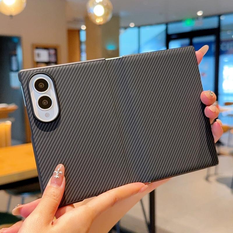 Luxury Carbon Fiber Texture Skin-Friendly Matte Leather Folding Phone Case for Samsung Galaxy Z Fold 8 Wide Shockproof Cover