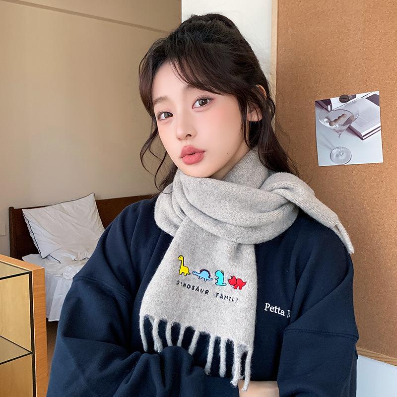 Scarf women's winter new knitted wool scarf red warm and cold New Year's Christmas embroidery shawl
