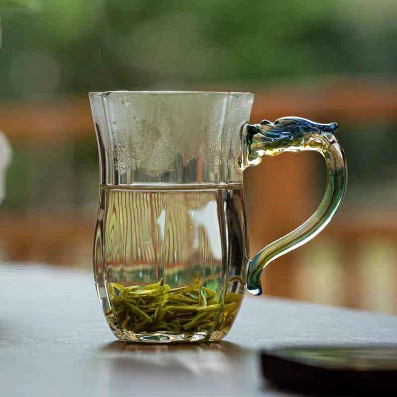 

Heat Resistant Glass Green Tea Cups Household High Appearance Level Handwork Transparent Flower Tea Cup with Anti-scald Handle 320ml