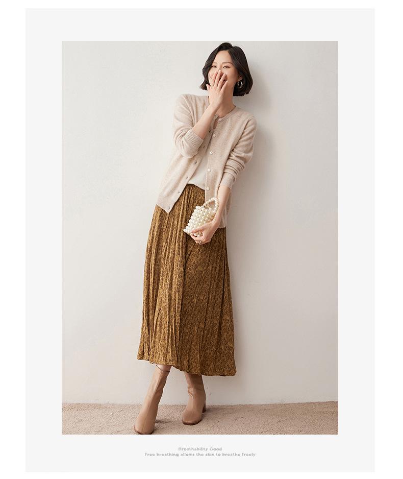 2024 Autumn/Winter Women's Cashmere Cardigan: Round Neck, Fashionable Base Layer, Casual Short Single-Breasted Jacket