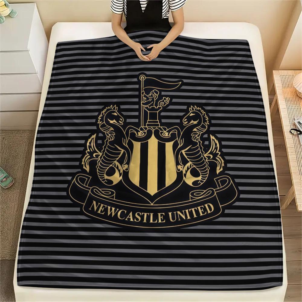 Newcastle United FC Flanelldecke, Hohe Qualität, Bequem für alle Jahreszeiten, Heimdekoration, Wärme und Komfort