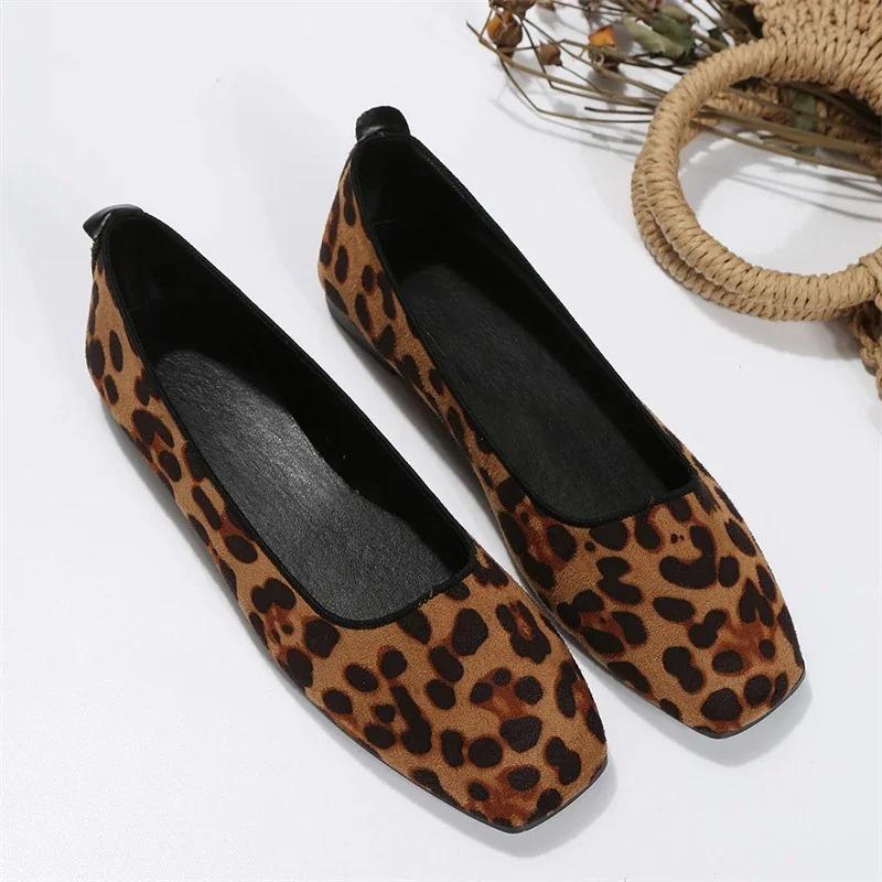 Spring/Autumn Sexy Elegant Fashionable Comfortable and Casual Walking Versatile Wear-Resistant Flat Leopard Print Shoes