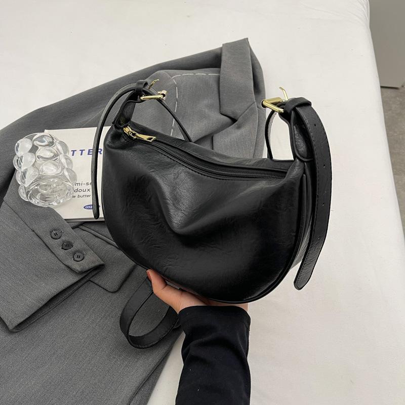 This Year's Popular Bag Ladies 2025 New Fashionable Solid Color Texture Shoulder Bag Retro Commuter Messenger Dumpling Bag