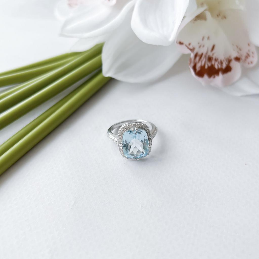 Серебряное кольцо с натуральным топазом 7.09ct, фианитами, вес изделия 4,68 гр (2152118)