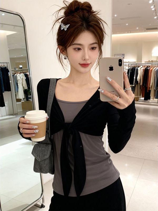 Korean Style Fake Two-Piece Color Block Patchwork Long Sleeve T-shirt - Women's Spring 2026 Slimming Lace-up Thin Temperament Top