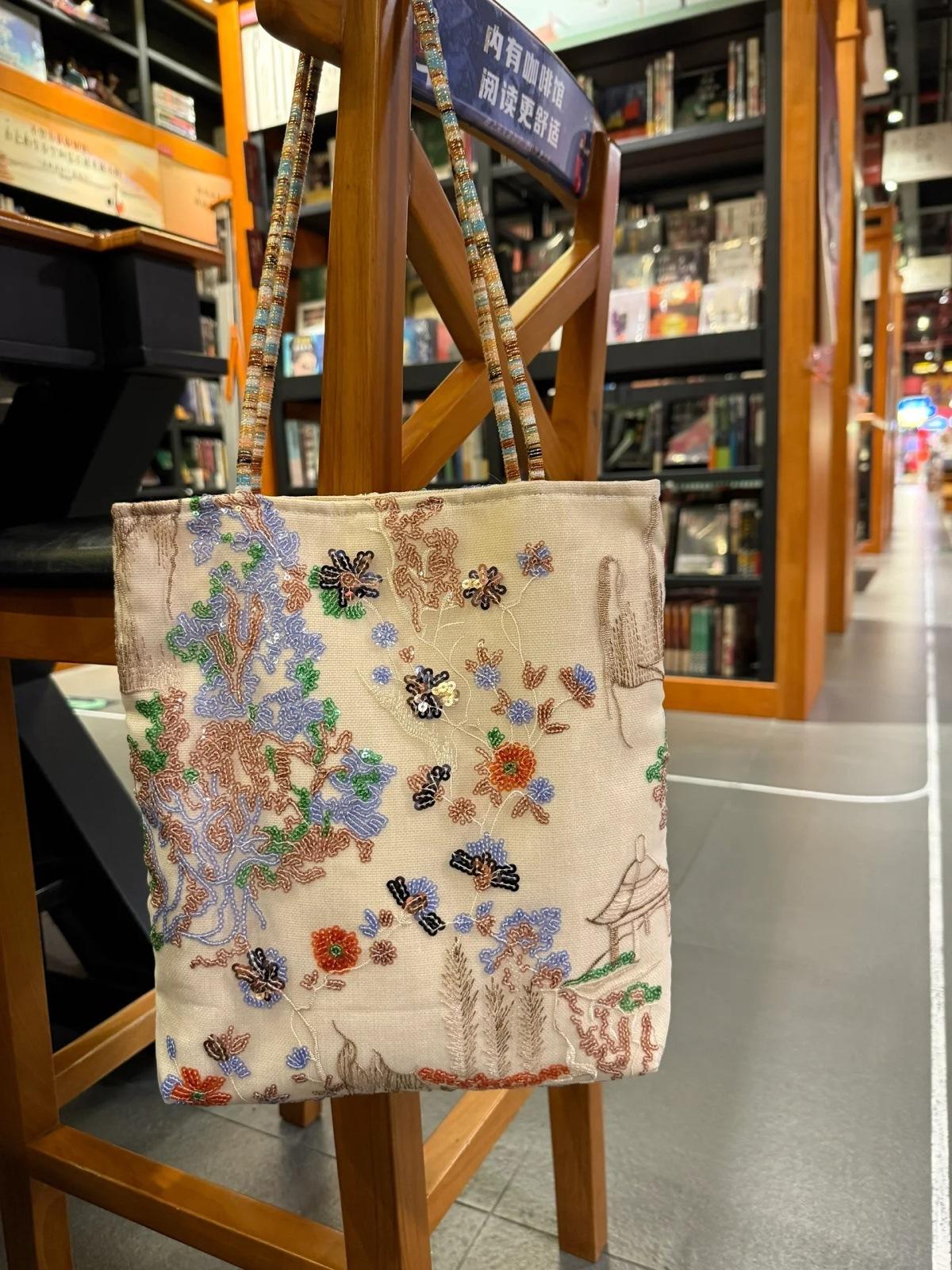 

Новая холщовая сумка с вышивкой в китайском стиле, женская новая сумка-тоут на плечо большой вместимости для通勤, портативная сумка для покупок