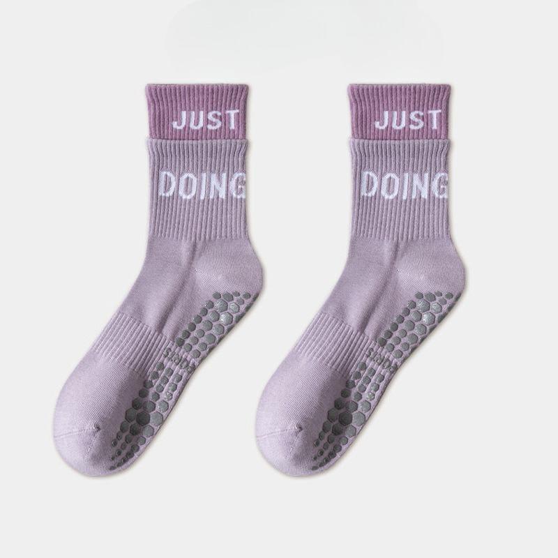 Anti-slip Yoga Socks, Pilates Long Socks, Pure Cotton Anti-slip Dance and Fitness Sports Women's Mid-calf Socks