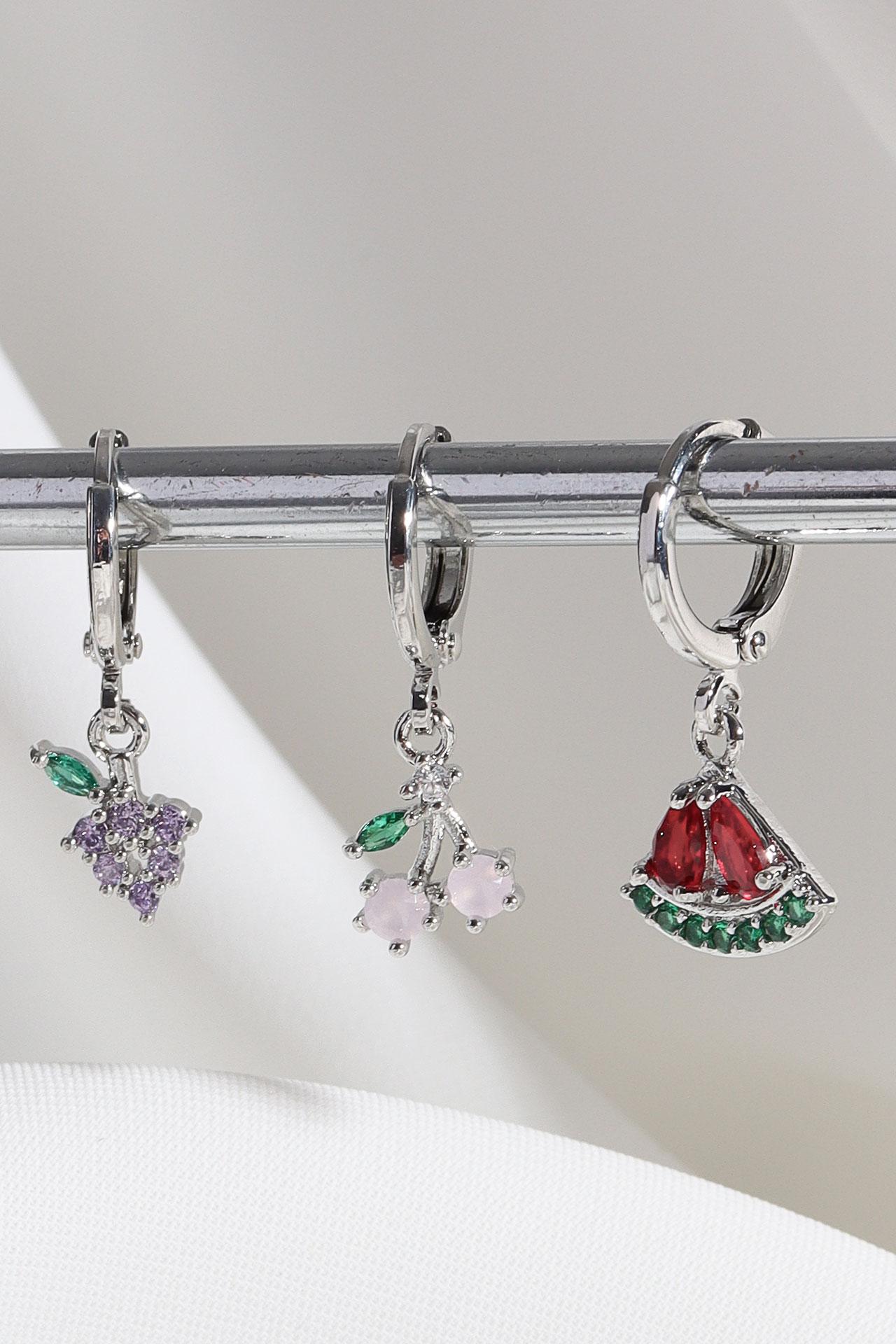 

Серьги-кольца серебряного цвета с изображением фруктов из трех частей Vip Collection