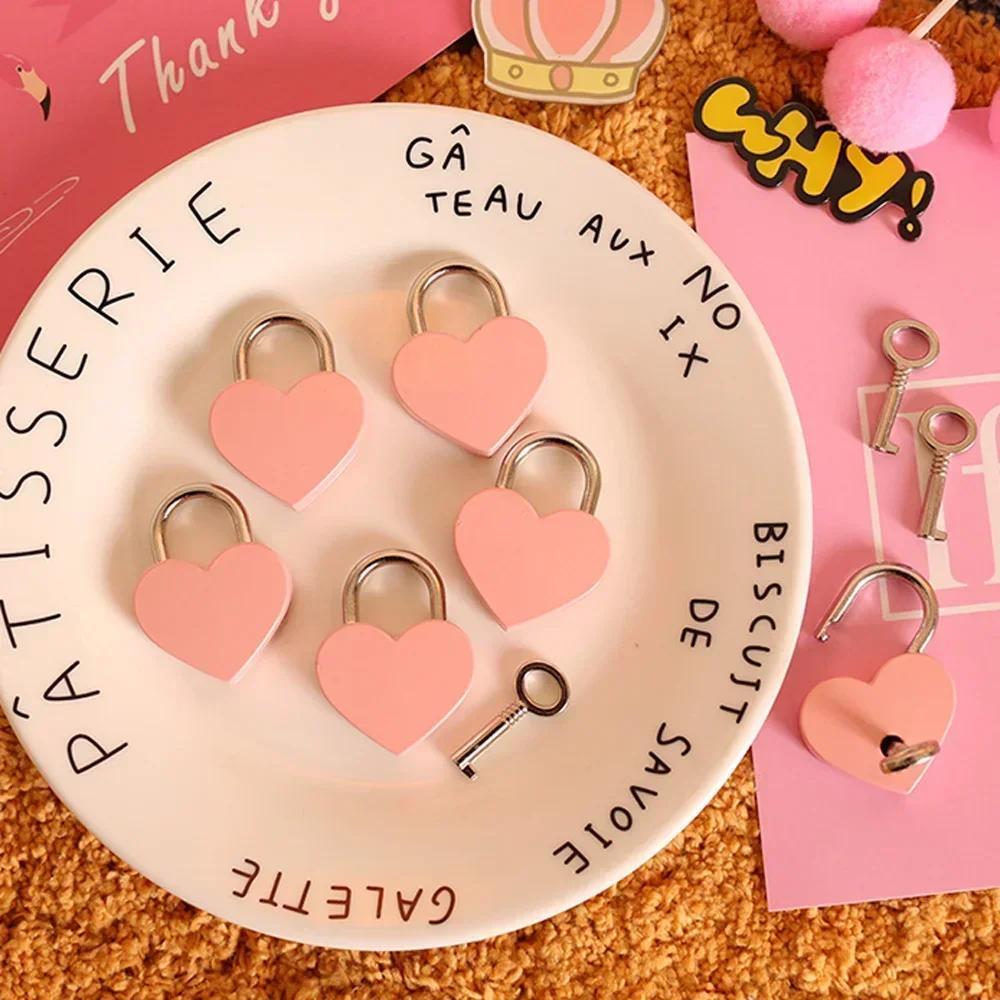 Precioso Candado Rosa Estilo Antiguo Forma de Corazón Candado Vintage Rosa Romántico Encantador Diario Candados Llave con Llave Nuevo