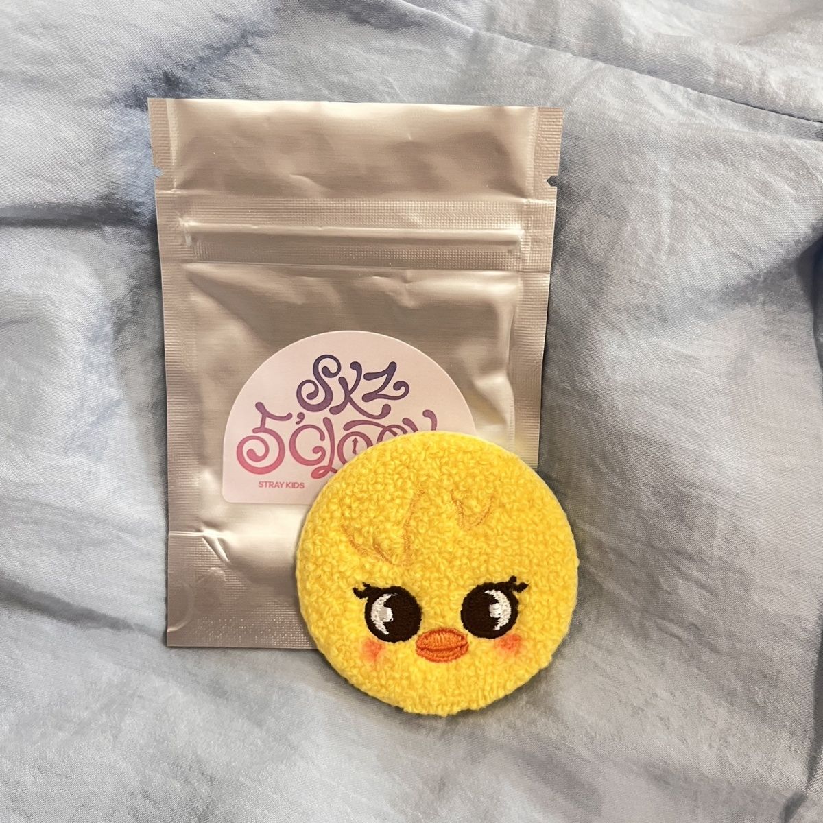 

Значок SKZOO SECRET BOUCLE CAN - SKZ 5 CLOCK Felix