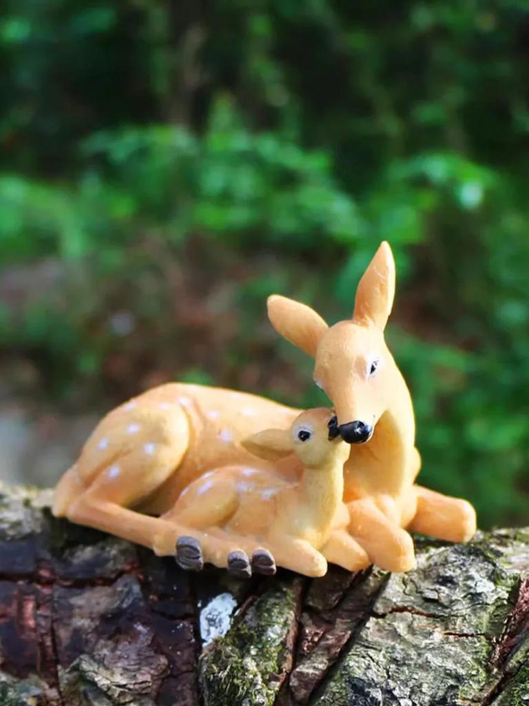 1pc Deer Statue Figurines Yard Statue Garden Decorations ForIndoor And Outdoor Yard Animal Decoration Mini FawnPersonality Small