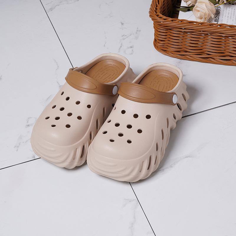 26 New Summer Women's EVA Slippers Indoor and Outdoor Simple and Comfortable Wear-resistant Non-slip Hole Shoes Platform Slippers