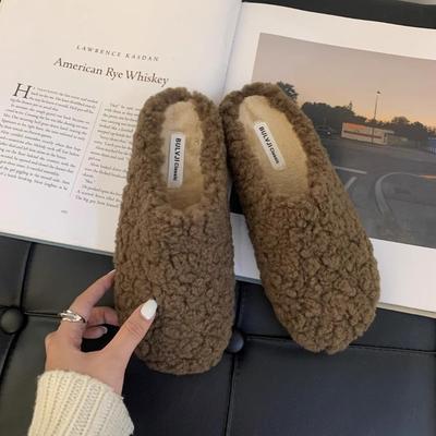 Dongdaemun Mode Lammwolle Tasche Kopfwolle Hausschuhe Damen Herbst und Winter tragen 2025 neue Ein-Pedal Baumwollhausschuhe