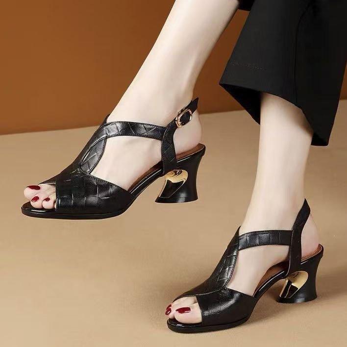 One-word sandals with fish mouth, new summer models, soft leather thick heels, comfortable shoes, high heels