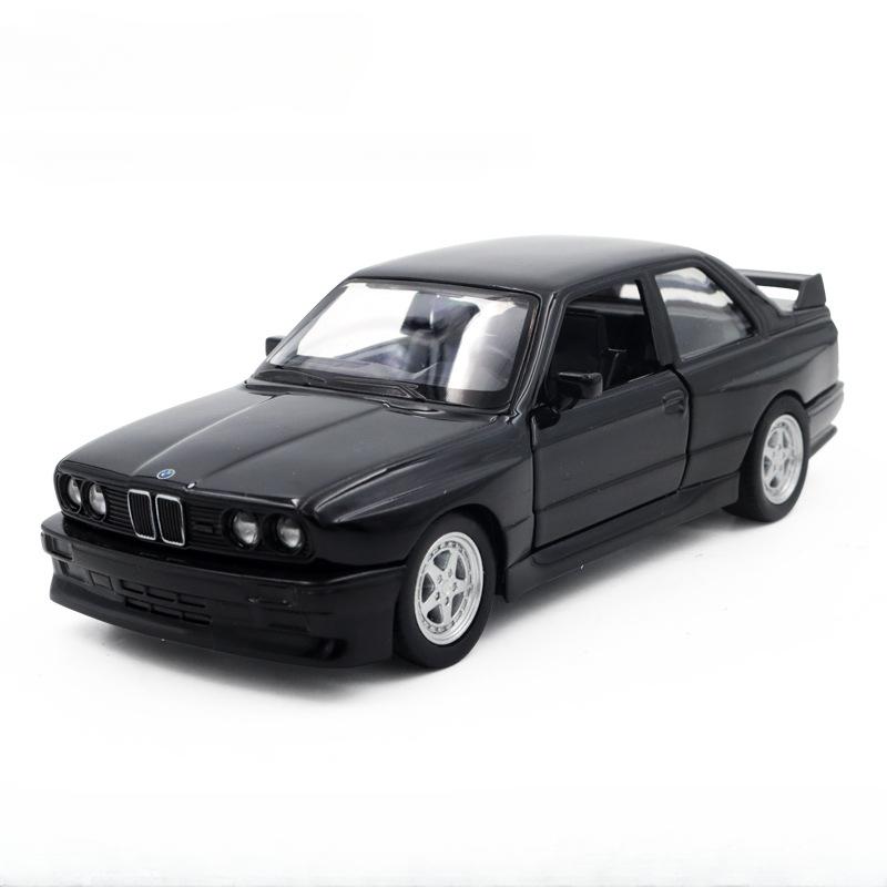 

1:36 BMW M3 1987 Литой Модель Автомобиля Металлическая Игрушка Резиновые Шины Машинки с Механизмом Оттяжки 2 Двери Открываются Машинки для Мальчиков Подарки на День Рождения чёрный