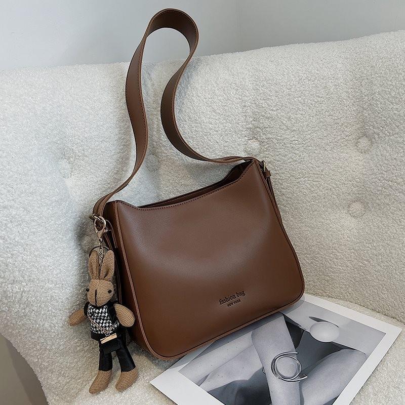 Trendsetting Womens Soft Bucket Bag Chic Vintage Design Perfect For Everyday Style Brown Pendant