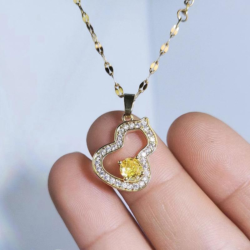 Non-Fading Luxury Maple Leaf Butterfly Clavicle Necklace