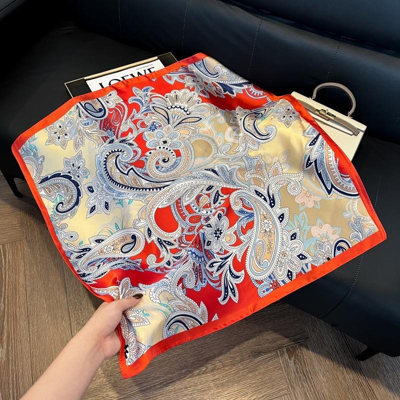 New silk scarf women's fashion versatile high-end small square scarf Korean version neck protection scarf spring and autumn retro scarf binding bag