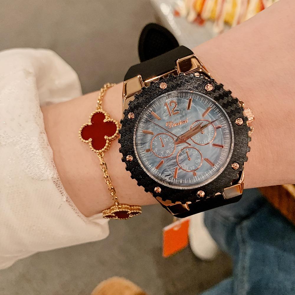 Mode Leichter Luxus Temperament Silikon Damen Armbanduhr Nische Süßigkeiten Farbe Studentin Quarz Uhr