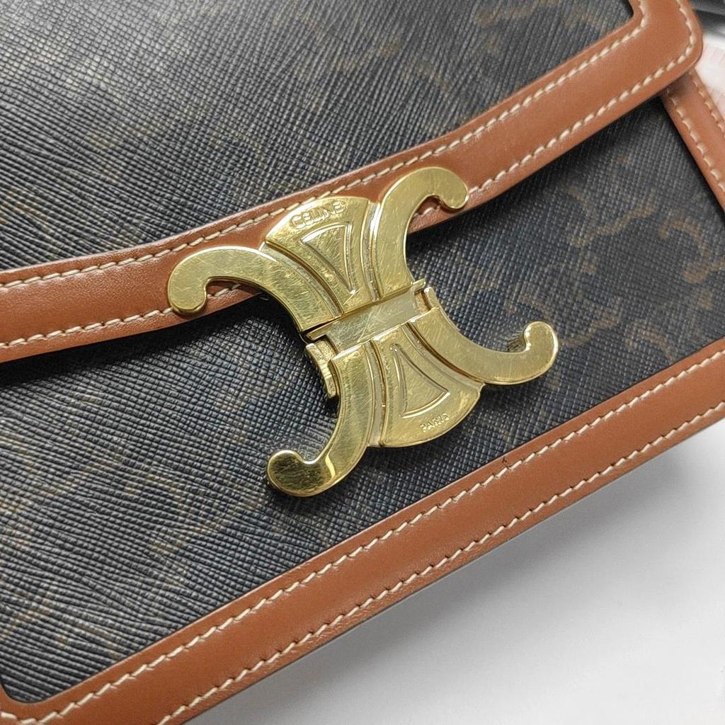 [Pre-Owned] Teen Triomphe Canvas And Leather Shoulder Bag - Very Good #7SUXOO
