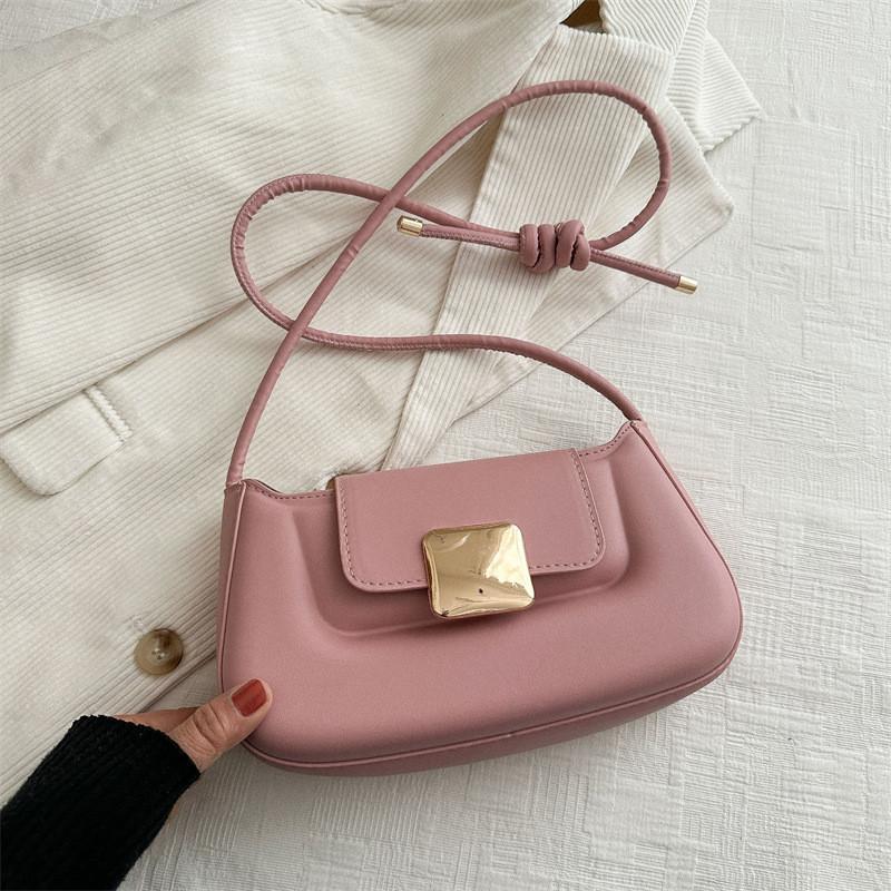 Chic And Fashionable Shoulder Bag With Inner Phone Pocket For Everyday Outfits розовый