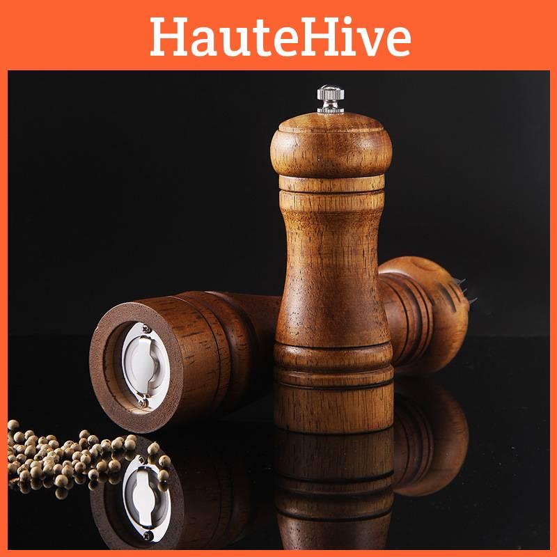 Antique Style Wooden Salt And Pepper Shakers With Manual Grinder For Kitchen And Dining