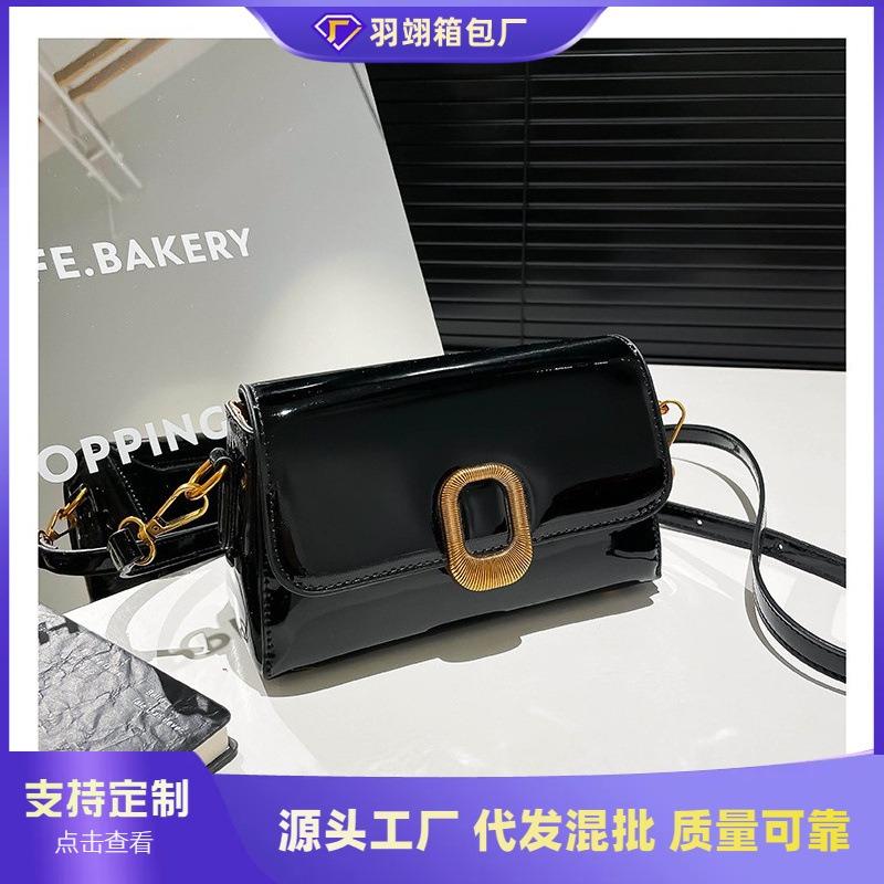 Textured small bag women's spring new simple shoulder high value versatile messenger small square bag