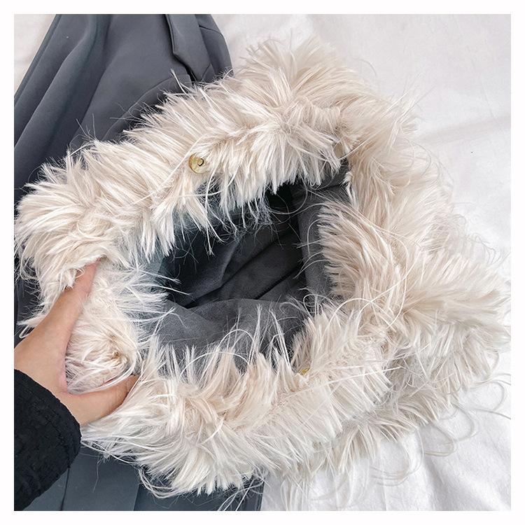 New Autumn and Winter Fashion Armpit Large-capacity Shoulder Bag, Foreign Style Hair Bag, Commuter Handbag, Plush Women's Bag