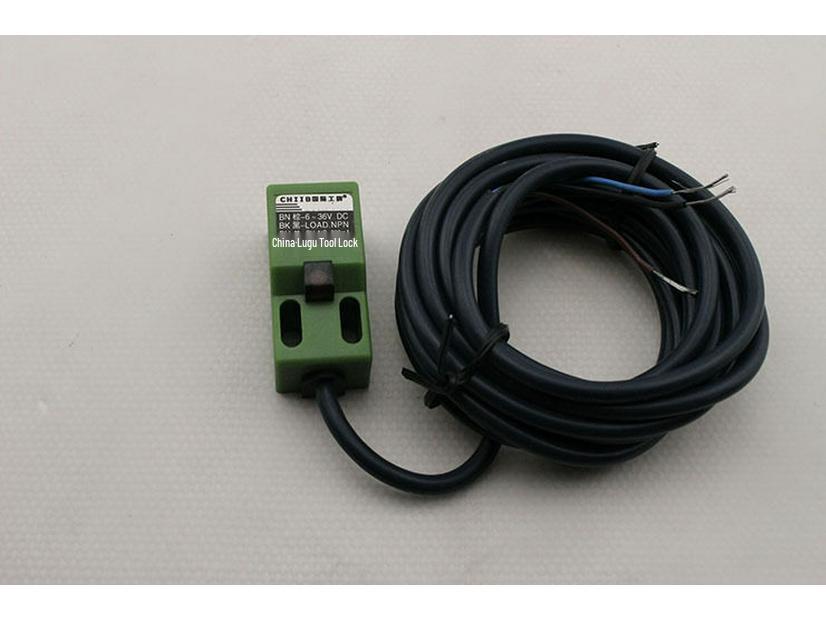 Huguang Q18-D5NKNHPKPHKHA5KA5H Inductive Square Metal Sensor