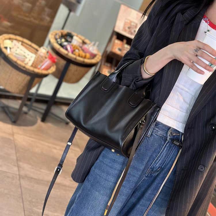 Torba z bydlęcej skóry garbowanej roślinnie Nowy styl Modna i wszechstronna Casualowa torba crossbody o dużej pojemności Lekka luksusowa skórzana torebka