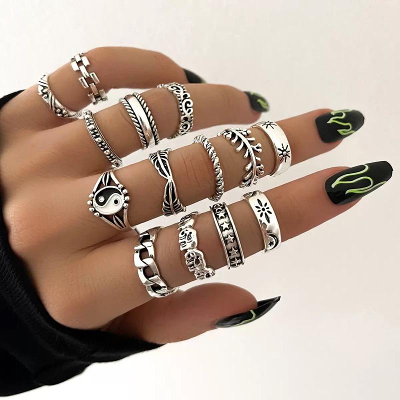 Retro Floral Carved Multi-Piece Stacking Ring Set
