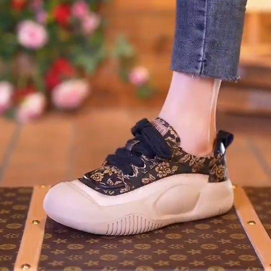 2025 Autumn Casual Shoes Fashionable Versatile Sports Soft Sole Soft Surface Low-top Niche Ugly Cute Canvas Shoes Simple