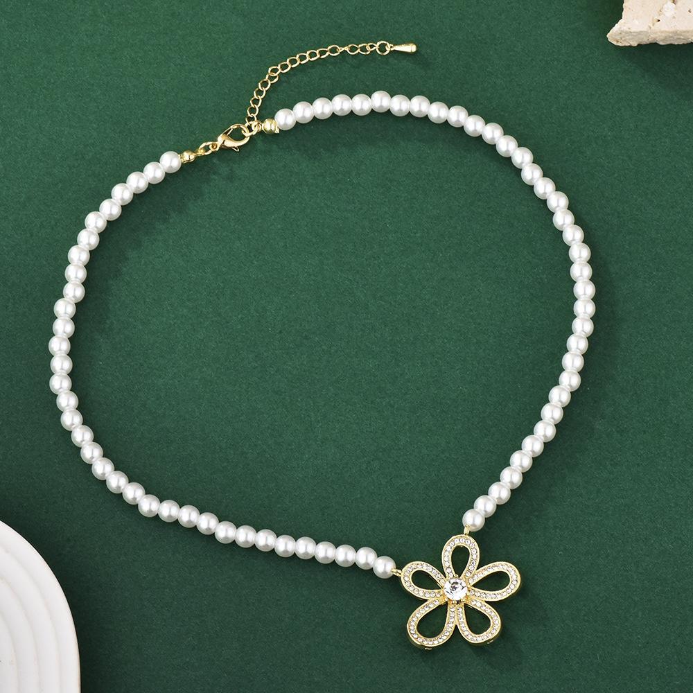 Fritillary Pearl Necklace Women'S 2024 Collarbone Chain Light Luxury High-End Niche Sweater Chain Neck Chain Summer