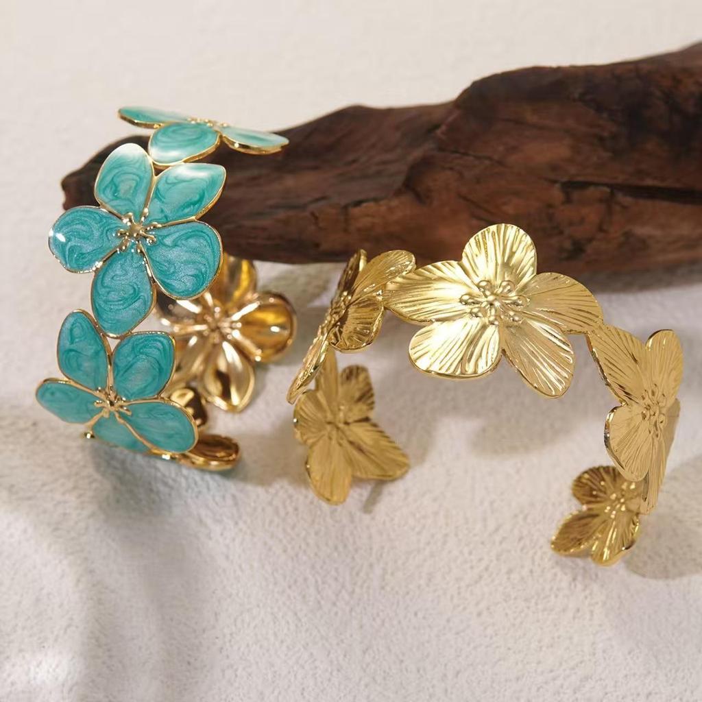 Stainless Steel Openable Flower Bracelet - Light Luxury Design