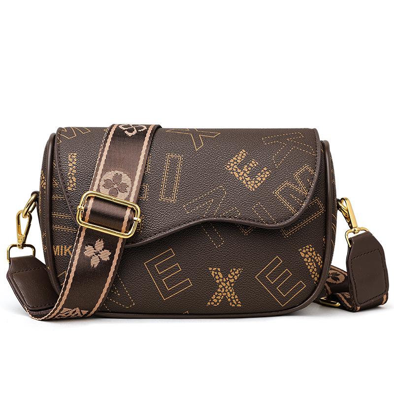 

Vintage printed letter versatile small square bag average size