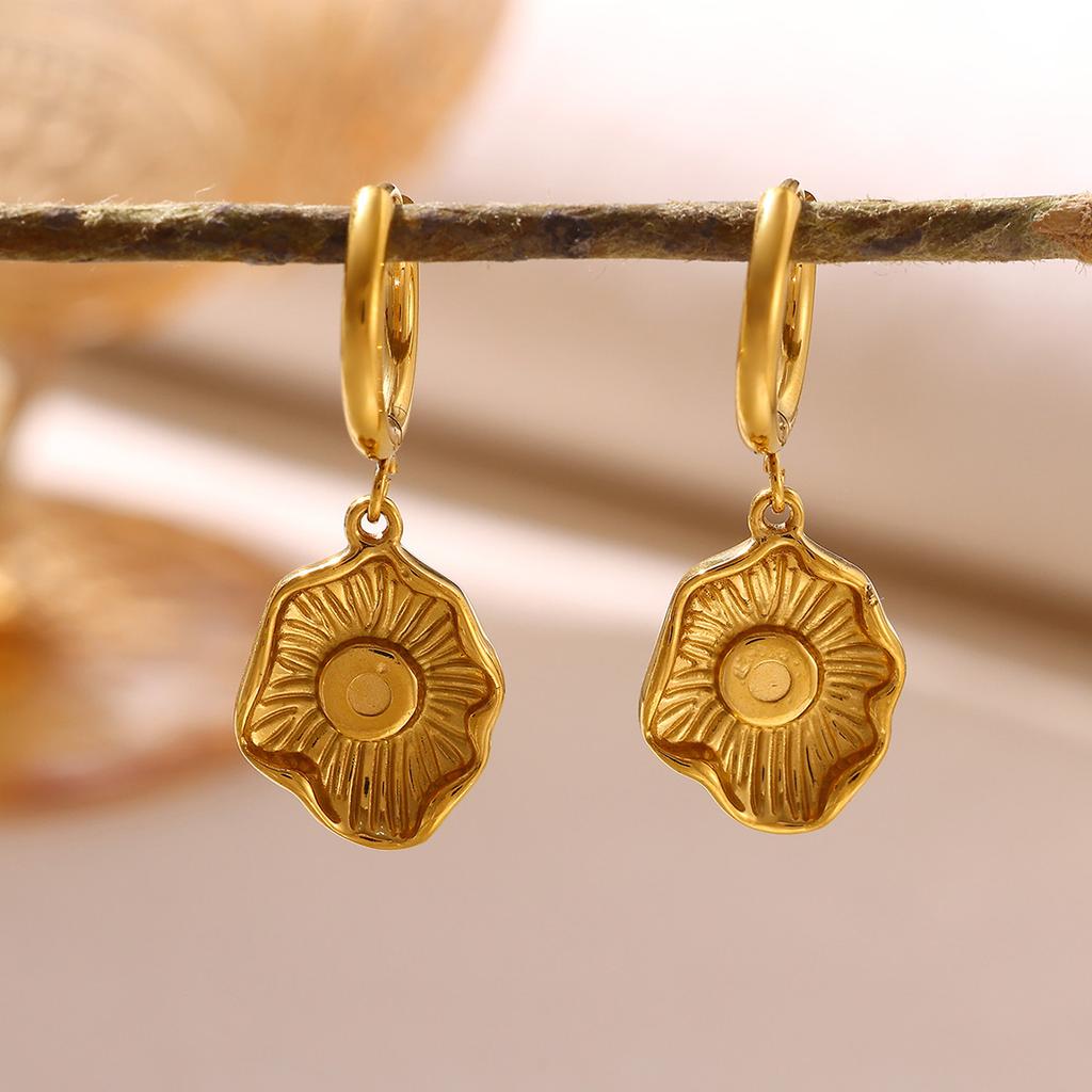 Cute Hoop Earrings Women's Party Geometric Heart Small Fish Gold Color Hanging Hoops Stainless Steel Jewelry Flower Earring Gift