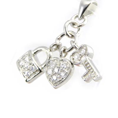[C6966] - Silver Pendant 'Keys To Happiness' White