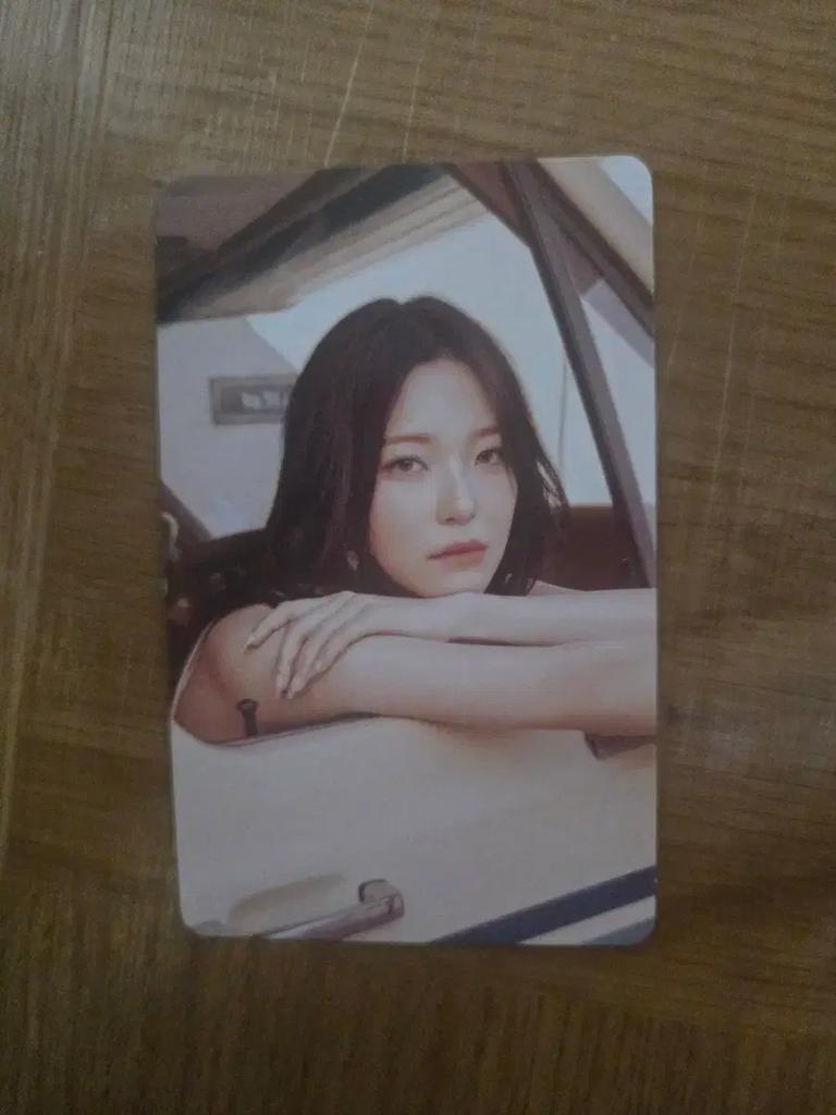 FROMIS_9 (Seller) Poka