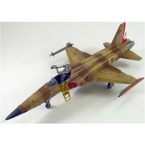 AFV CLUB 1/48 F-5E Tiger II Shark Nose Plastic Model